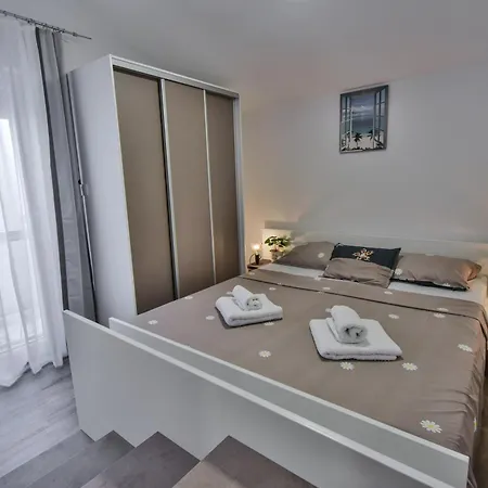 Apartment Apartman Sandra *