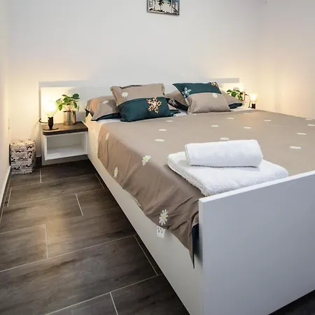 Apartment Apartman Sandra *